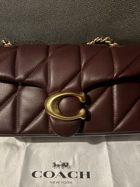 Coach quilted tabby